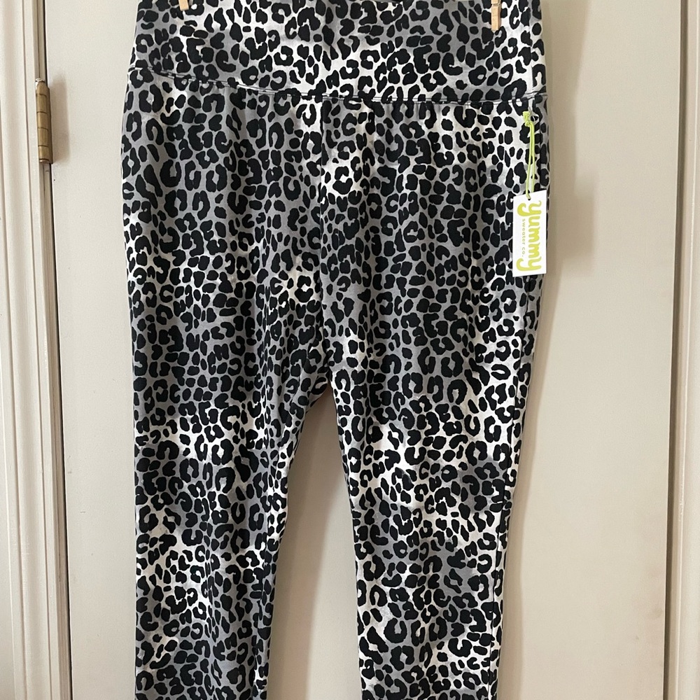 Animal print loose fit leggings.  Full length. Size XXL. Yummy brand.